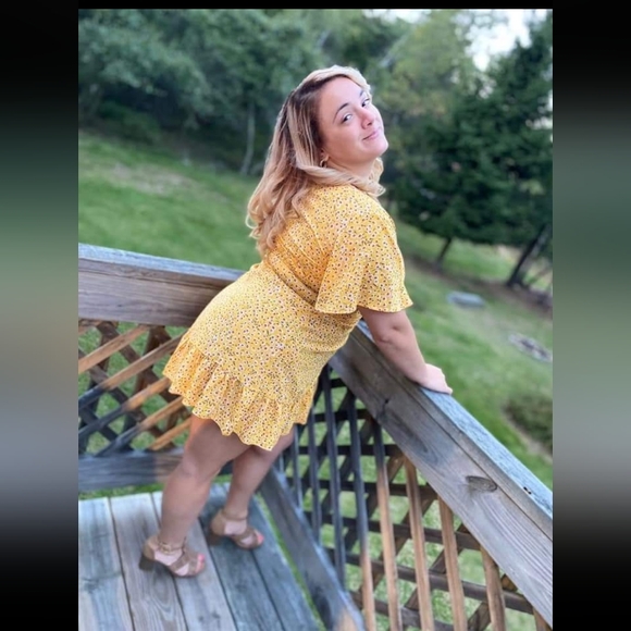 Meet your Posher💋 - Picture 1 of 4